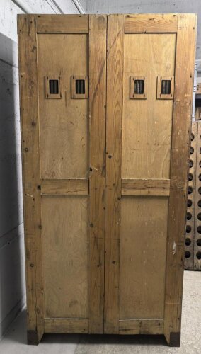 Luftwaffe Spind datiert 1940. Originallack, guter Zustand. Kein Versand