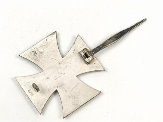 Eisernes Kreuz 1. Klasse 1939, Hersteller L/11 ohne ! Kasten für Deumer Lüdenscheid. Ungetragenes, magnetisches Stück mit vollständiger Schwärzung.