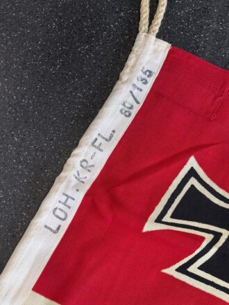 Kriegsmarine, Reichskriegsflagge 80 x 135cm, Markiert " LOH. Kr. Fl." Sehr guter Zustand