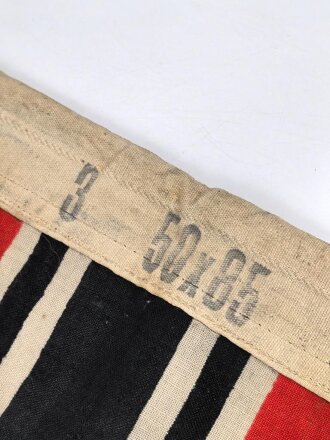 Kriegsmarine, Reichskriegsflagge 50 x 85cm, kleine Ausführung für U-Boote. Altersspuren