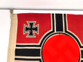 Kriegsmarine, Reichskriegsflagge 50 x 85cm, kleine Ausführung für U-Boote. Altersspuren
