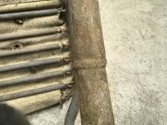 Sitz für ein Fahrzeug der Wehrmacht. Alte Reparatur am Rahmen, Originallack.