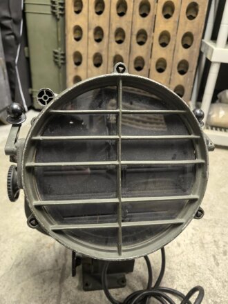 Kriegsmarine, 25cm Marine Einheits Scheinwerfer EsW 25 C 30, Hersteller bem. Originallack, Funktion nicht geprüft