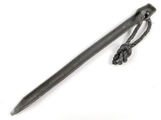 Eiserner Zelthäring Wehrmacht, Originallack, datiert...