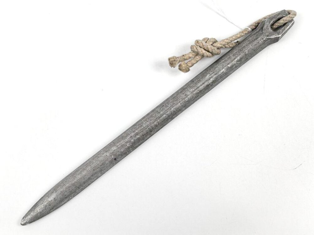 Zelthäring aus Leichtmetall. Wehrmacht, datiert 1937, 45,00