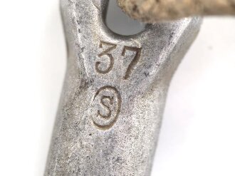 Zelthäring aus Leichtmetall. Wehrmacht, datiert 1937, verbogenes Stück