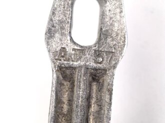 Zelthäring aus Leichtmetall. Wehrmacht, datiert 1937, verbogenes Stück