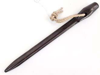 Zelthäring Wehrmacht aus Preßmasse, datiert 1940