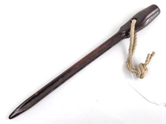 Zelthäring Wehrmacht aus Preßmasse, datiert 1940