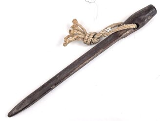 Zelthäring Wehrmacht aus Preßmasse, datiert 1942