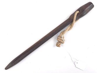 Zelthäring Wehrmacht aus Preßmasse, datiert 1942