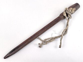 Zelthäring Wehrmacht aus Preßmasse, datiert 1942