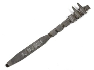 Einführstück für 50 Schuss Gurt MG34/42 der Wehrmacht. Hersteller dej 9.40