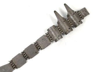Einführstück für 50 Schuss Gurt MG34/42 der Wehrmacht. Hersteller dej 9.40