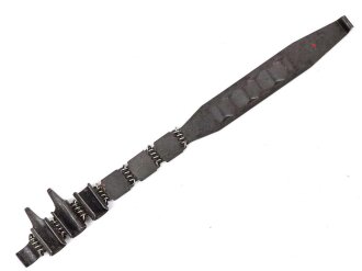 Einführstück für 50 Schuss Gurt MG34/42 der Wehrmacht. Hersteller dwc 2.41
