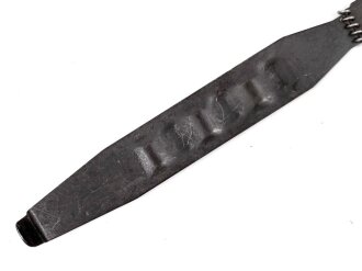 Einführstück für 50 Schuss Gurt MG34/42 der Wehrmacht. Hersteller 936 9.39