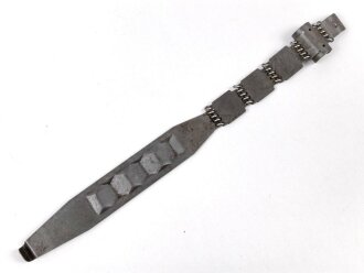 Einführstück für 50 Schuss Gurt MG34/42 der Wehrmacht. Hersteller B 8 39