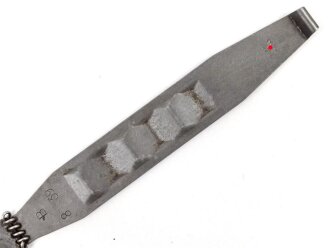 Einführstück für 50 Schuss Gurt MG34/42 der Wehrmacht. Hersteller B 8 39