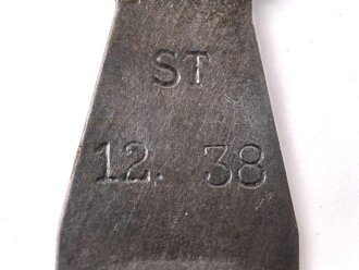 Einführstück für 50 Schuss Gurt MG34/42 der Wehrmacht. Hersteller ST 12.38
