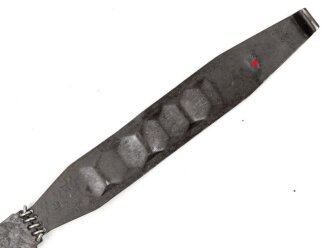 Einführstück für 50 Schuss Gurt MG34/42 der Wehrmacht. Hersteller B 8 40