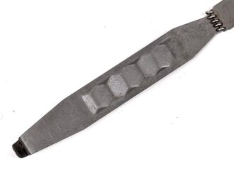 Einführstück für 50 Schuss Gurt MG34/42 der Wehrmacht. Hersteller dwc 8.41