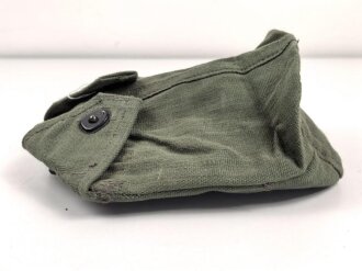 Großbritannien, Pattern 1944 water bottle carrier, dated 1945