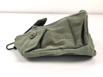 Großbritannien, Pattern 1944 water bottle carrier, dated 1956