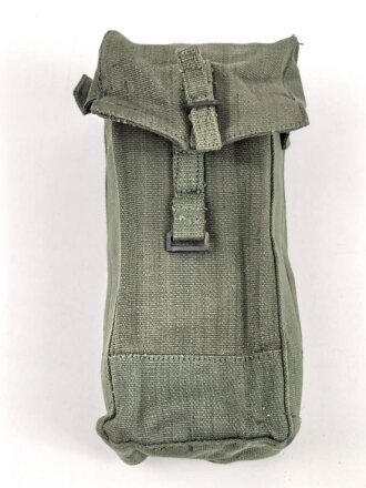 Großbritannien, Pattern 1944 basic ammo pouch right, 1945 dated