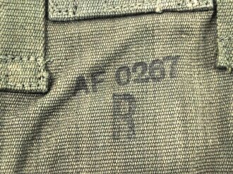 Großbritannien, Pattern 1944 basic ammo pouch right, 1945 dated