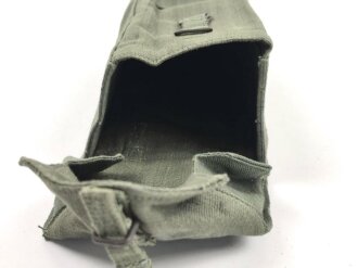 Großbritannien, Pattern 1944 basic ammo pouch right, 1945 dated