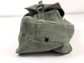 Großbritannien, Pattern 1944 basic ammo pouch left, 1945 dated