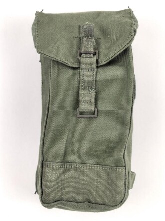 Großbritannien, Pattern 1944 basic ammo pouch left, 1945 dated