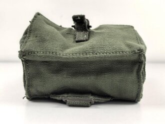 Großbritannien, Pattern 1944 basic ammo pouch left, 1945 dated