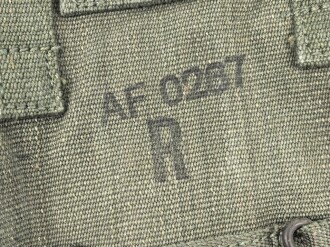 Großbritannien, Pattern 1944 basic ammo pouch right, 1945 dated