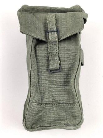 Großbritannien, Pattern 1944 basic ammo pouch  M.T. drivers,  1945 dated