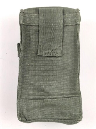 Großbritannien, Pattern 1944 basic ammo pouch  M.T. drivers,  1945 dated