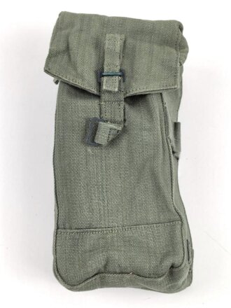 Großbritannien, Pattern 1944 basic ammo pouch  M.T. drivers,  1945 dated