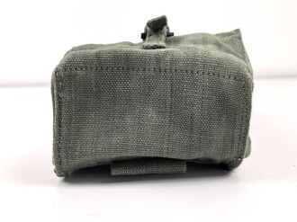 Großbritannien, Pattern 1944 basic ammo pouch  M.T. drivers,  1945 dated
