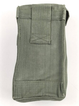 Großbritannien, Pattern 1944 basic ammo pouch  M.T. drivers,  1945 dated