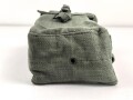 Großbritannien, Pattern 1944 basic ammo pouch  M.T. drivers,  1945 dated