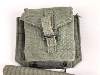 Großbritannien, Pattern 1944 pistol and ammunition pouch set, 1945 dated