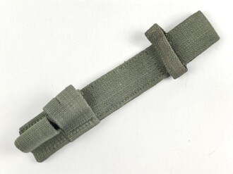 Großbritannien, Pattern 1944 bayonet frog, 1945 dated