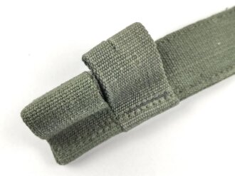 Großbritannien, Pattern 1944 bayonet frog, 1945 dated