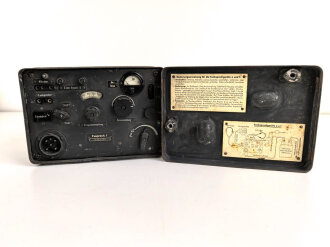 Funksprechgerät f ( Fusprech f. ) datiert 1944. Bordfunkgerät in Panzerspähwagen. Originallack,mit zugehörigem Gehäusedeckel,  ungereinigtes Stück, Funktion nicht geprüft