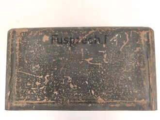 Funksprechgerät f ( Fusprech f. ) datiert 1944. Bordfunkgerät in Panzerspähwagen. Originallack,mit zugehörigem Gehäusedeckel,  ungereinigtes Stück, Funktion nicht geprüft