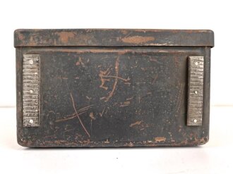 Funksprechgerät f ( Fusprech f. ) datiert 1944. Bordfunkgerät in Panzerspähwagen. Originallack,mit zugehörigem Gehäusedeckel,  ungereinigtes Stück, Funktion nicht geprüft
