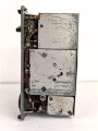 Funksprechgerät f ( Fusprech f. ) datiert 1944. Bordfunkgerät in Panzerspähwagen. Originallack,mit zugehörigem Gehäusedeckel,  ungereinigtes Stück, Funktion nicht geprüft