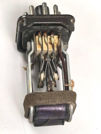 Wechselrichtersatz p " WS( SE)  p datiert 1944, verwendet für Funksprechgeräte a, d und f. Ungereinigtes Stück, Funktion nicht geprüft