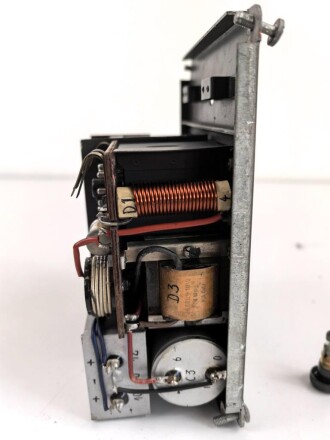 Wechselrichtersatz p " WS( SE)  p datiert 1944, verwendet für Funksprechgeräte a, d und f. Ungereinigtes Stück, Funktion nicht geprüft