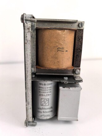 Wechselrichtersatz p " WS( SE)  p datiert 1944, verwendet für Funksprechgeräte a, d und f. Ungereinigtes Stück, Funktion nicht geprüft